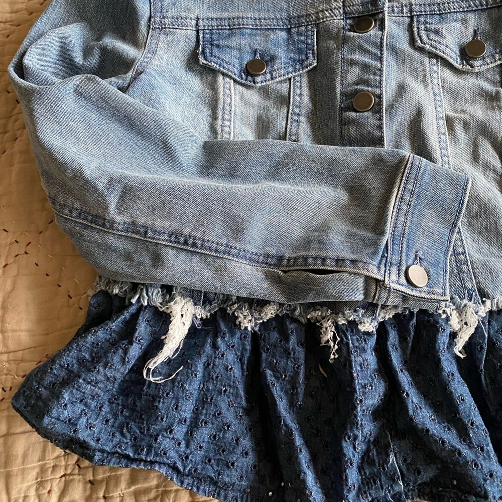 Adorable Denim Jacket with Frayed Hem - Picture 5 of 9